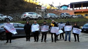 Protesta del Comitato a difesa dell'ospedale Celli di Cagli all'inaugurazione della bidonvia del Catria il 9 febbraio 2019